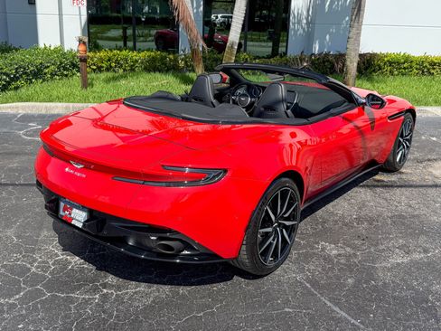 Used 2020 Aston Martin DB11 Volante RWD image 19