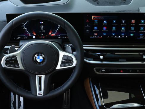Used 2025 BMW X5 M60i AWD/4WD image 16