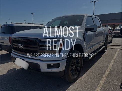Used 2025 Ford F150 Lariat w/ Equipment Group 502A High AWD/4WD image 2
