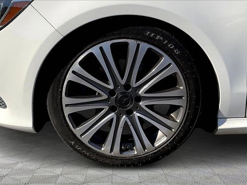 Used 2019 Mercedes-Benz CLA 250 4MATIC w/ Premium Package image 33