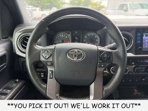 Used 2017 Toyota Tacoma TRD Sport w/ Premium & Technology Package AWD/4WD image 14