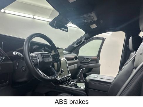Used 2025 GMC Yukon XL Denali AWD/4WD image 38