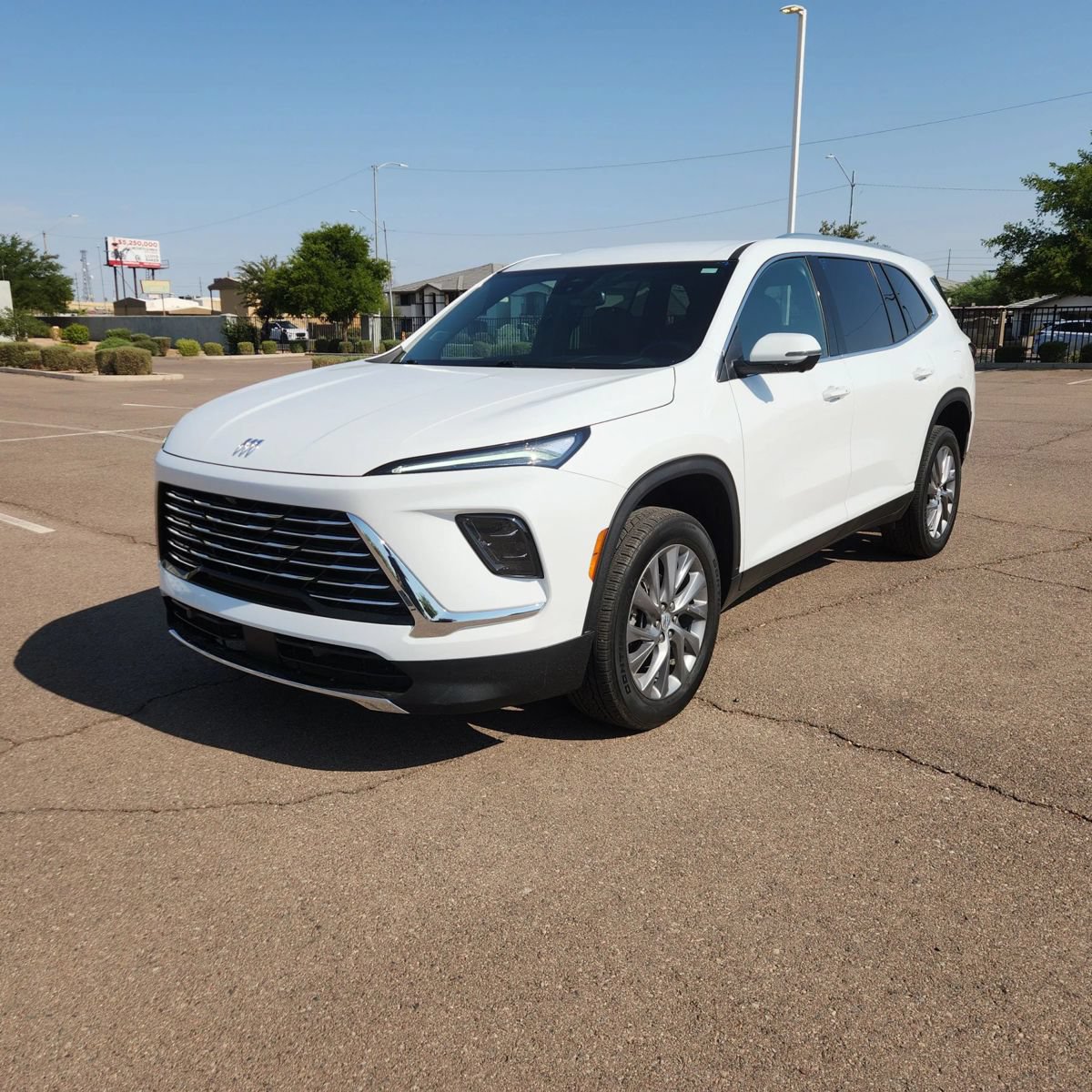 Used 2025 Buick Enclave Preferred FWD image 1