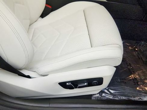 Used 2026 BMW 530i w/ M Sport Package RWD image 36