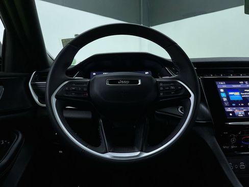 Used 2023 Jeep Grand Cherokee L Laredo image 20