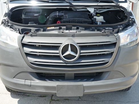 Used 2019 Mercedes-Benz Sprinter 1500 w/ Front Bench Seat Package image 7