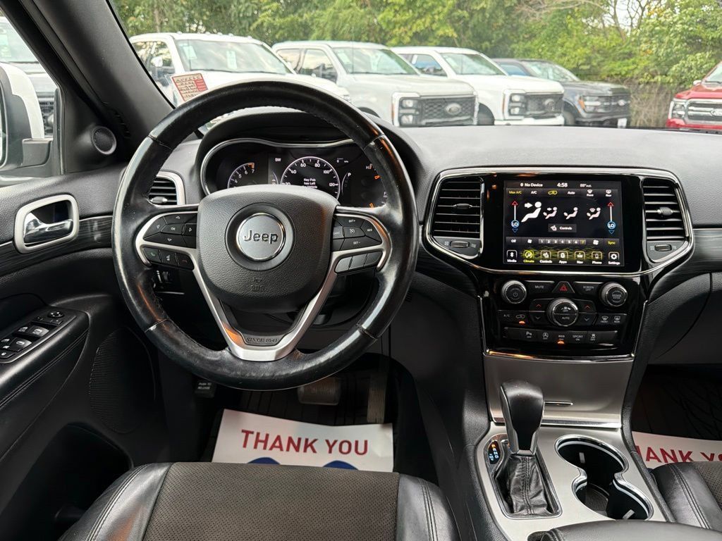 Used 2020 Jeep Grand Cherokee Altitude AWD/4WD image 22