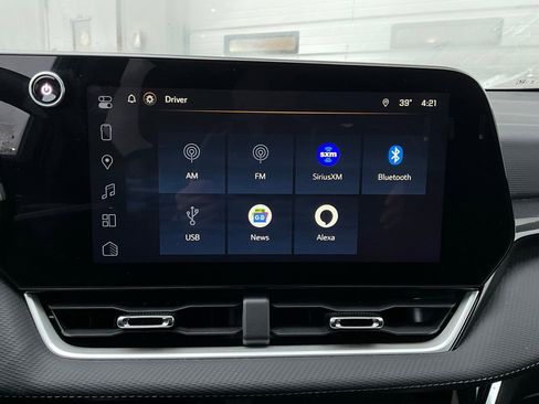 Used 2025 Chevrolet Equinox LT image 29