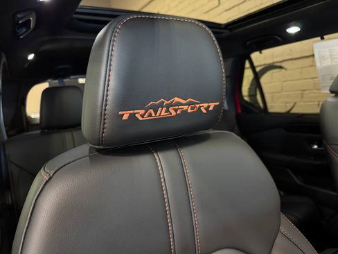 Used 2025 Honda Pilot TrailSport image 37