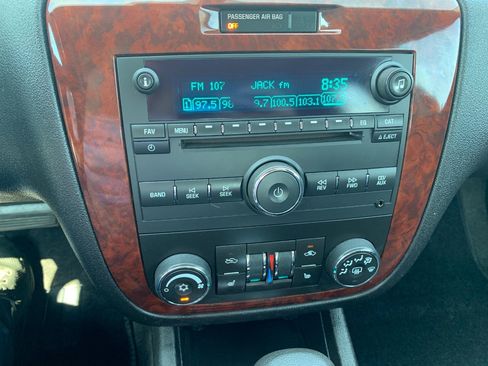 Used 2008 Chevrolet Impala LT w/ Luxury Edition Package FWD image 24