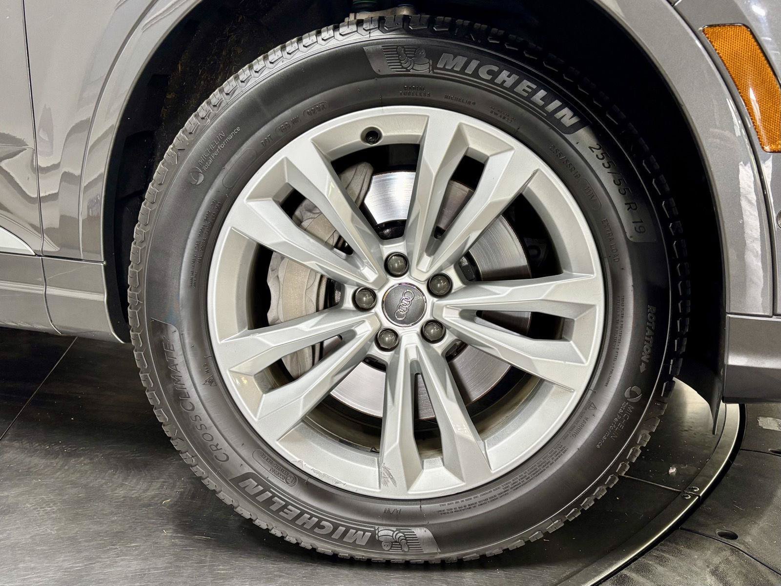 Used 2019 Audi Q7 3.0T Premium Plus w/ Premium Plus Package AWD/4WD image 12