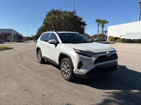 Used 2025 Toyota RAV4 XLE Premium image 7