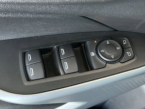 Used 2025 Chevrolet Trax LS FWD image 17