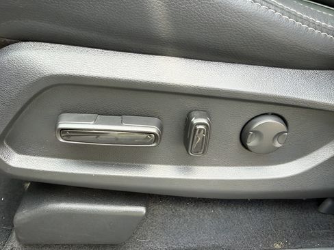 Certified 2025 Honda Pilot EX-L image 10