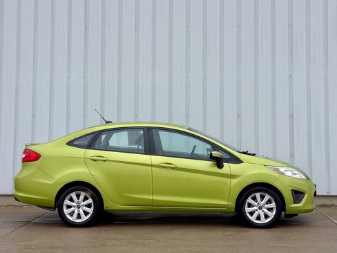 Used 2013 Ford Fiesta SE image 6