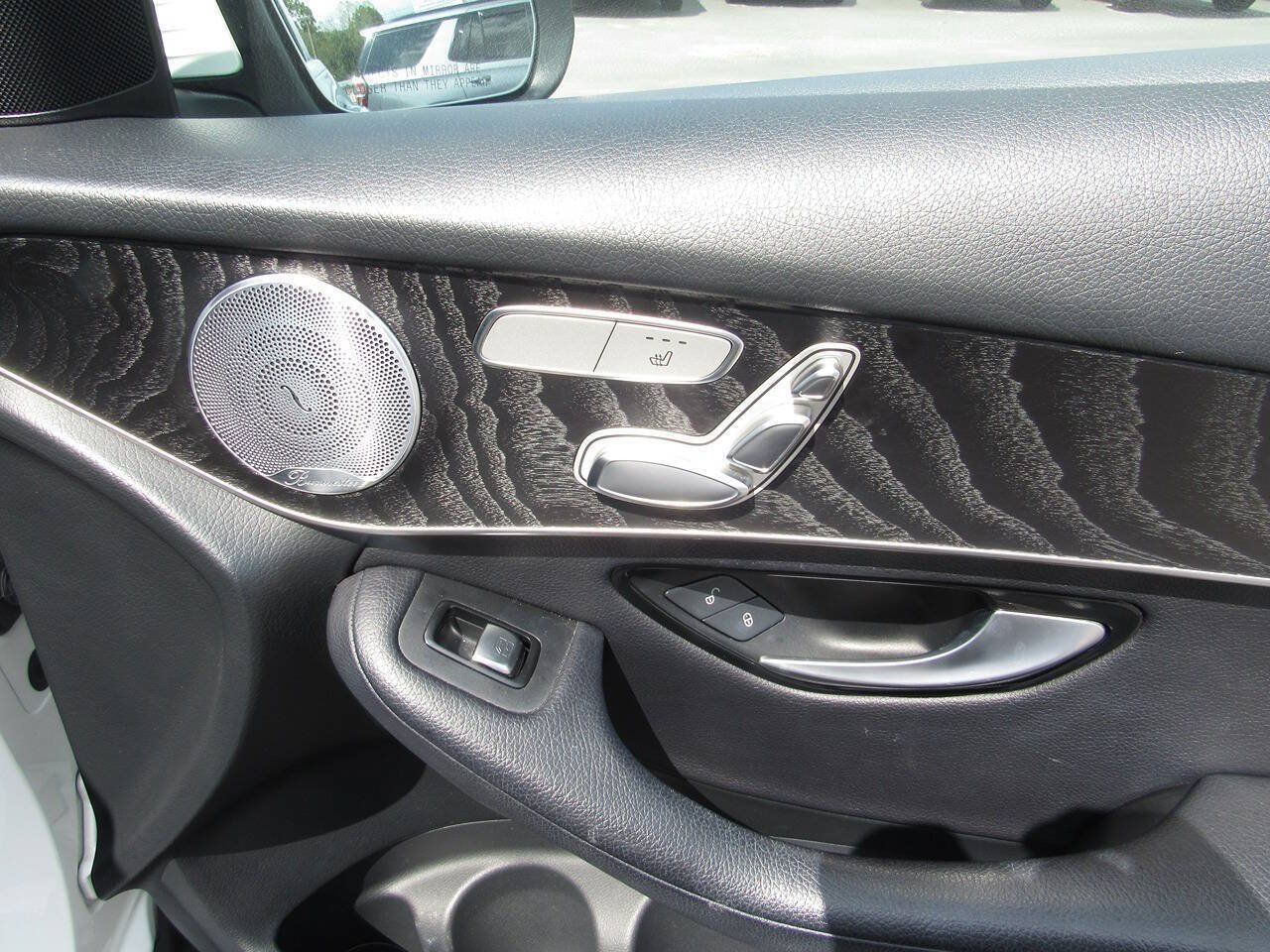 Used 2018 Mercedes-Benz GLC 300 4MATIC image 29
