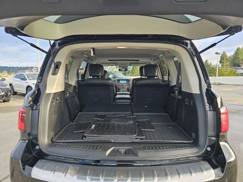 Used 2019 INFINITI QX80 Luxe w/ All-Season Package image 17