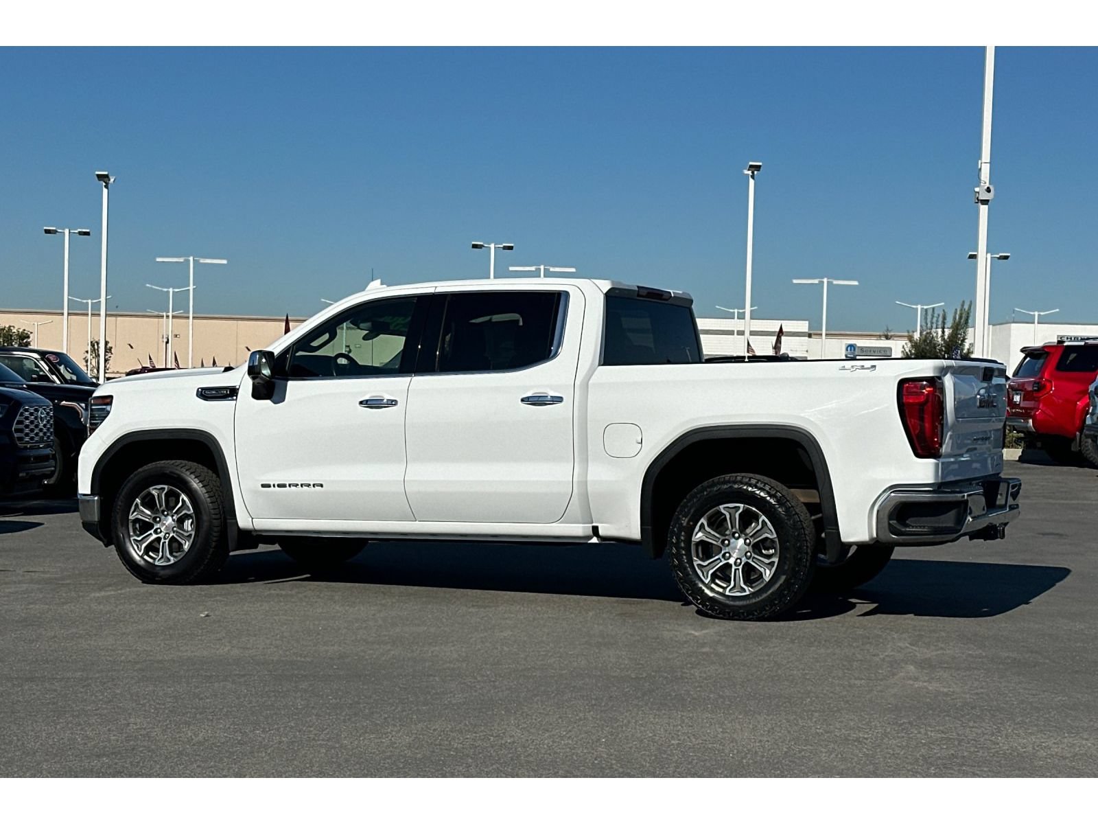 Used 2025 GMC Sierra 1500 SLT AWD/4WD image 7
