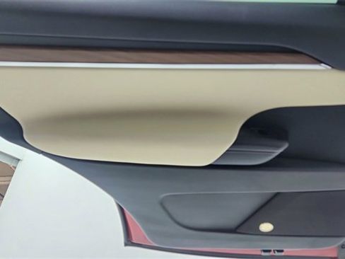 Used 2024 Tesla Model X image 35