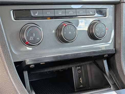 Used 2017 Volkswagen Golf Alltrack SE image 21