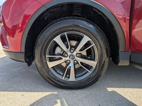 Used 2018 Toyota RAV4 XLE w/ Plus Extra Value Package image 28