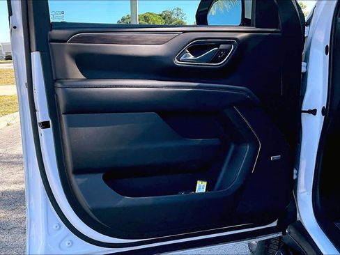 Used 2022 Chevrolet Tahoe LT w/ Luxury Package image 24