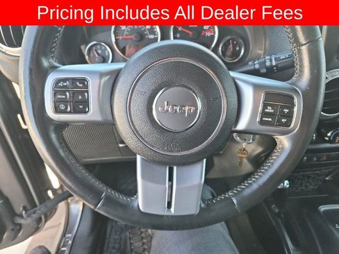 Used 2016 Jeep Wrangler Unlimited Rubicon AWD/4WD image 8