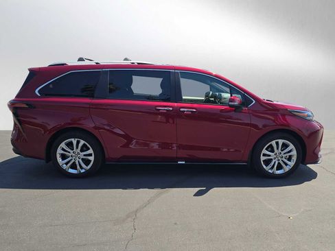 Certified 2024 Toyota Sienna Platinum FWD image 2
