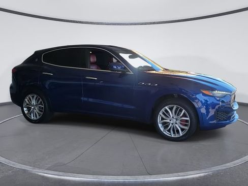 Used 2019 Maserati Levante AWD/4WD image 2