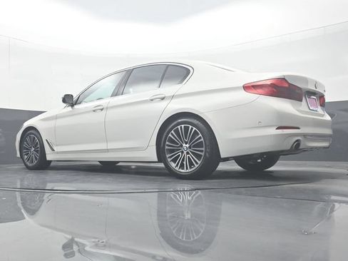 Used 2019 BMW 530i w/ Premium Package RWD image 30