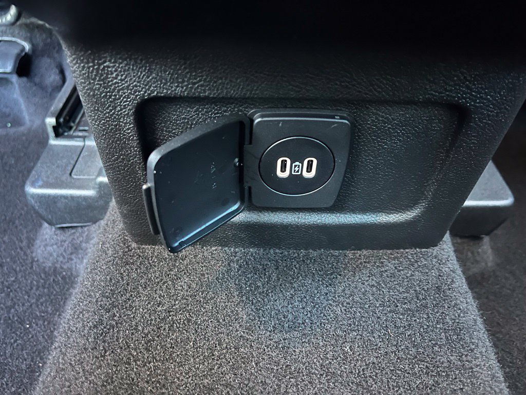 Used 2025 Lincoln Corsair AWD image 16