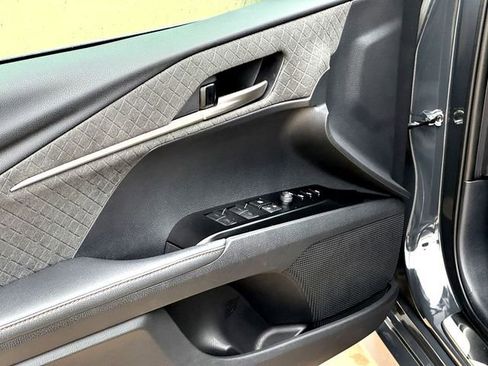 Used 2025 Toyota Camry XLE image 9