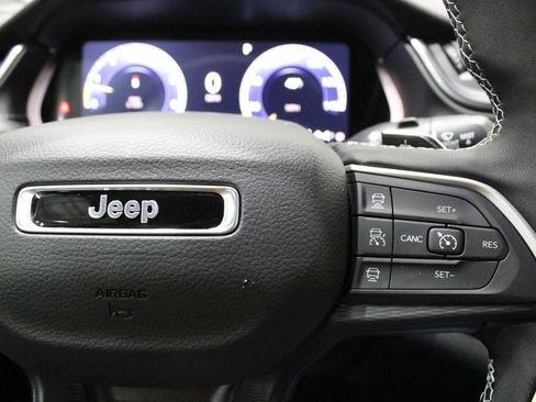 New 2025 Jeep Grand Cherokee Laredo image 24