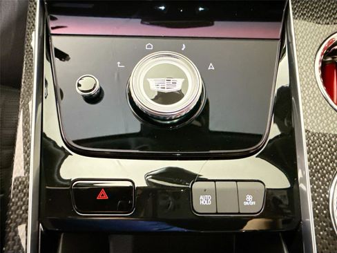 Used 2025 Cadillac Escalade ESV V w/ LPO, ONYX Package image 21