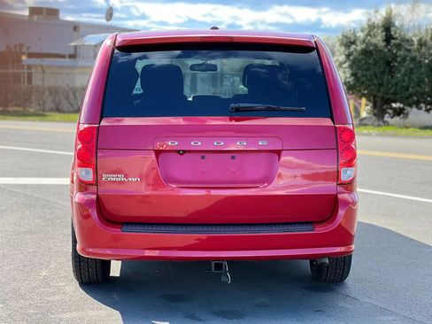 Used 2014 Dodge Grand Caravan SXT w/ UConnect Hands-Free Group FWD image 4