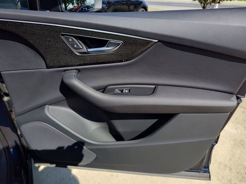 Certified 2025 Audi Q7 2.0T Premium w/ Convenience Package image 34