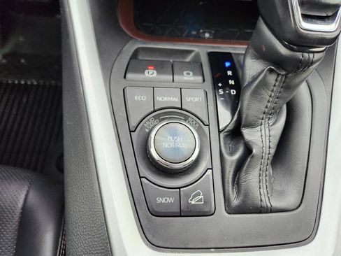 Used 2021 Toyota RAV4 Limited AWD/4WD image 26