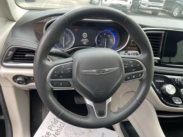 Used 2023 Chrysler Pacifica Limited FWD image 5