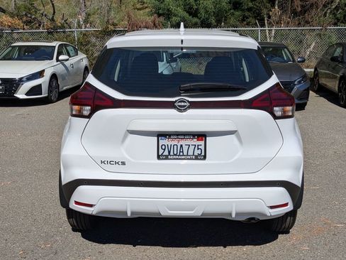 Used 2025 Nissan Kicks Play S image 4