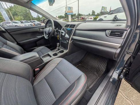 Used 2015 Toyota Camry SE FWD image 8