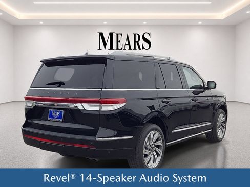 Used 2024 Lincoln Navigator Reserve AWD/4WD image 6