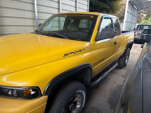 Used 2000 Dodge Ram 1500 Truck 4x4 Quad Cab image 3