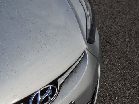 Used 2014 Hyundai Elantra Limited image 12