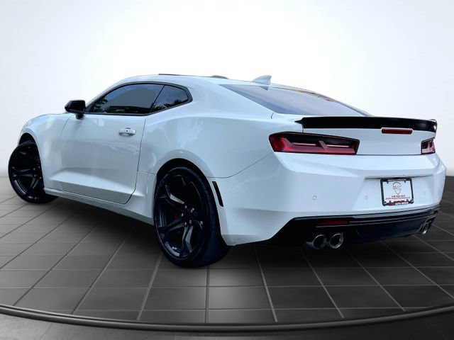 Used 2018 Chevrolet Camaro SS RWD image 8