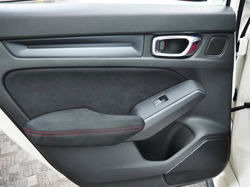 Used 2025 Honda Civic Type R image 13