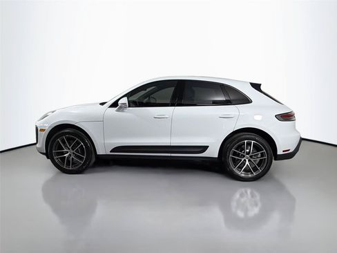 Certified 2026 Porsche Macan AWD/4WD image 2