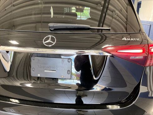 Used 2025 Mercedes-Benz GLE 350 4MATIC image 29