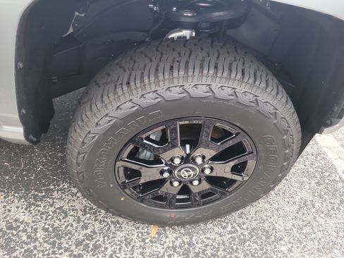 Used 2025 Toyota Tacoma SR5 RWD image 9