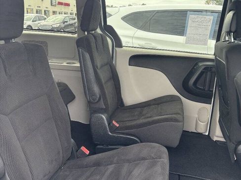 Used 2017 Dodge Grand Caravan SE w/ Power Window Group FWD image 8