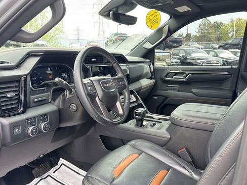 Used 2023 GMC Sierra 1500 AT4 w/ Technology Package AWD/4WD image 11